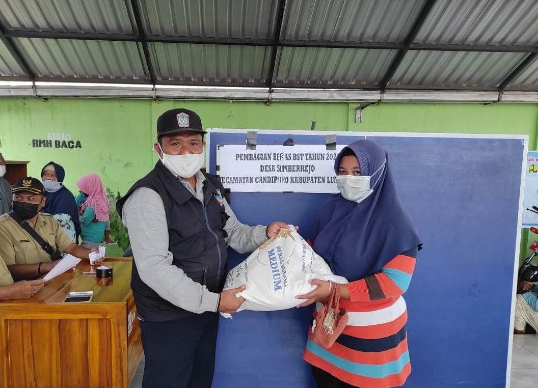 Penyaluran Bantuan Sosial Beras (BSB) Desa Sumberejo Kec. Candipuro