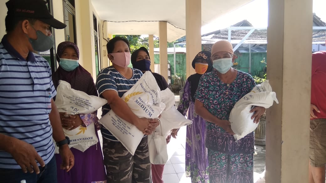 Penyaluran Bantuan Sosial Beras (BSB) di wilayah Kec. Sumbersuko